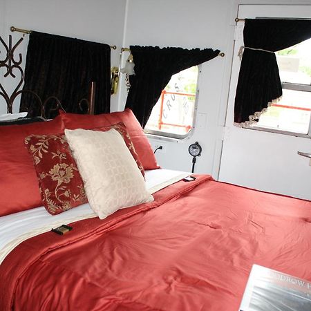 Woodrow House Bed & Breakfast 러벅 외부 사진