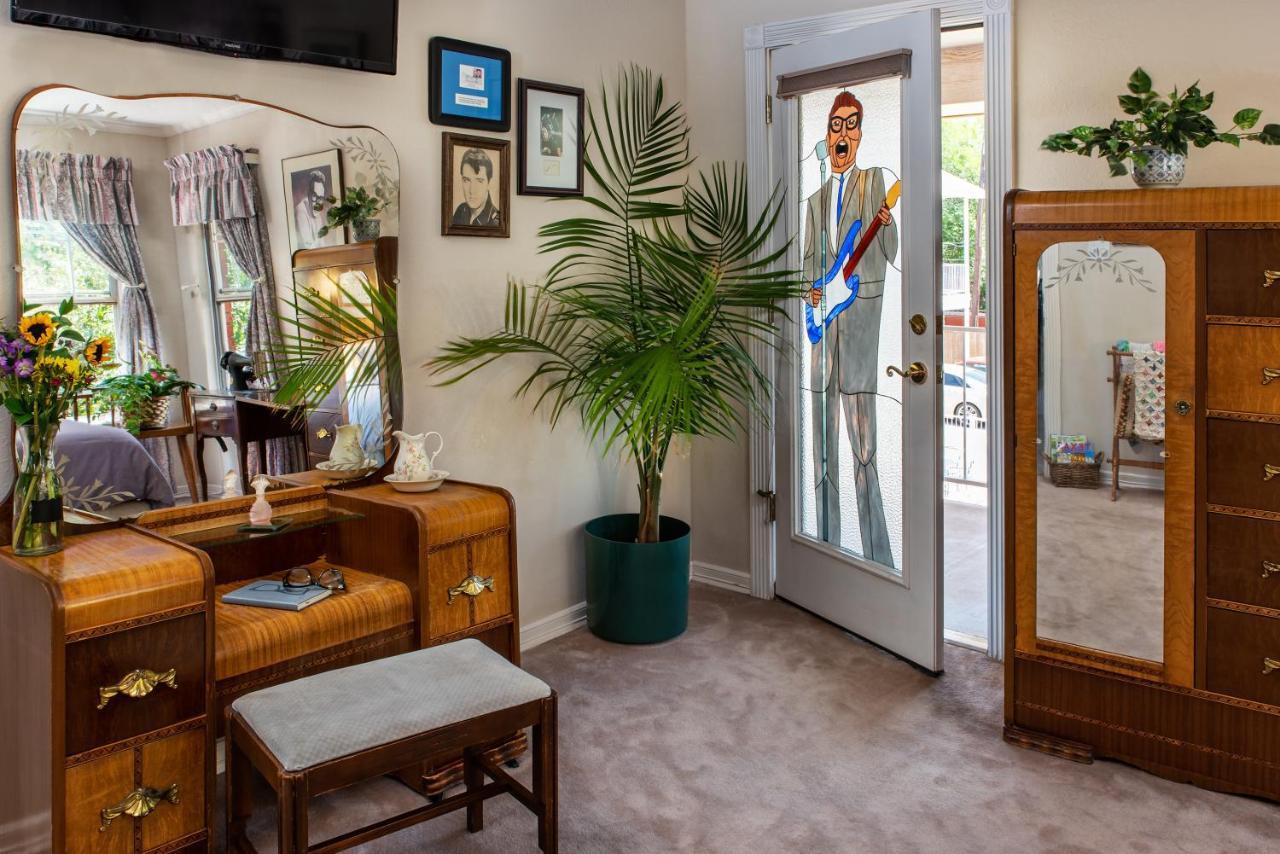Woodrow House Bed & Breakfast 러벅 외부 사진