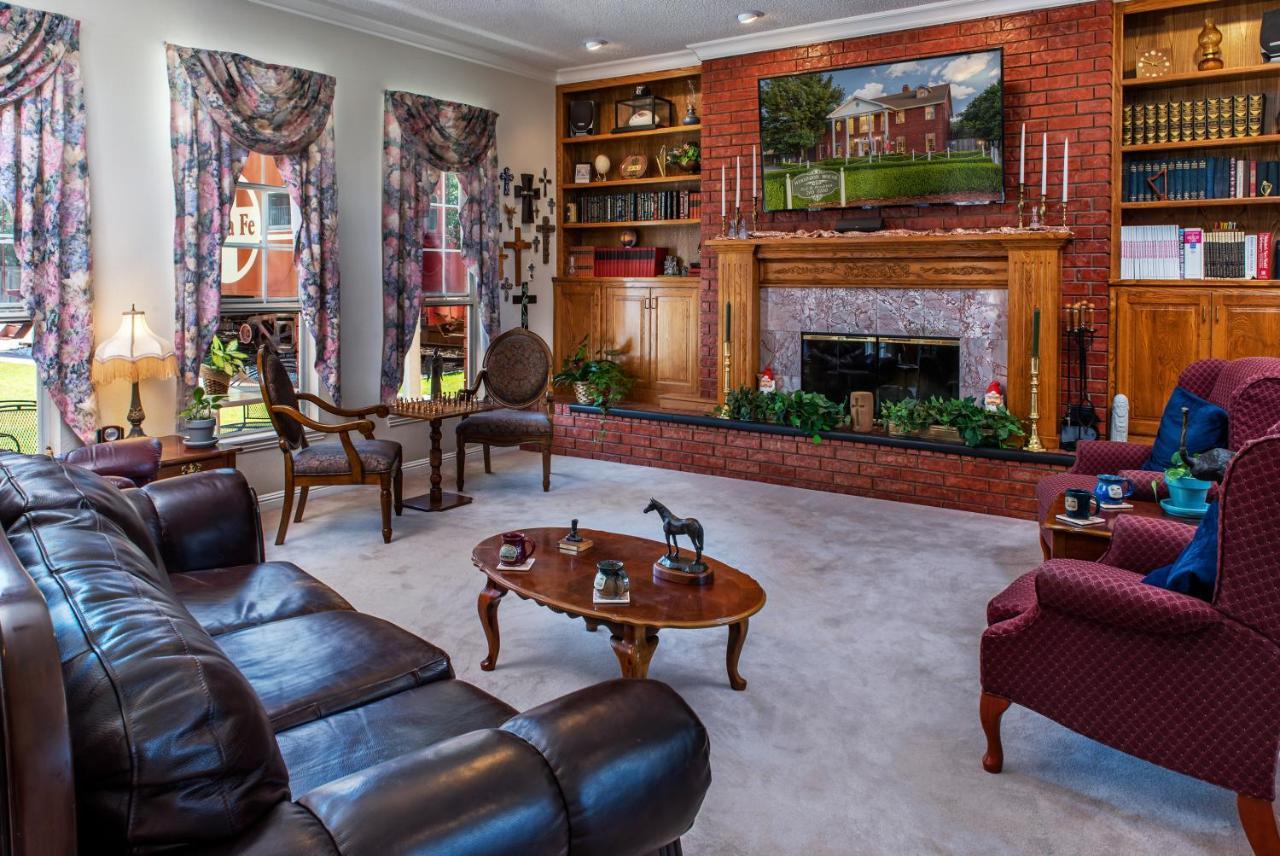 Woodrow House Bed & Breakfast 러벅 외부 사진