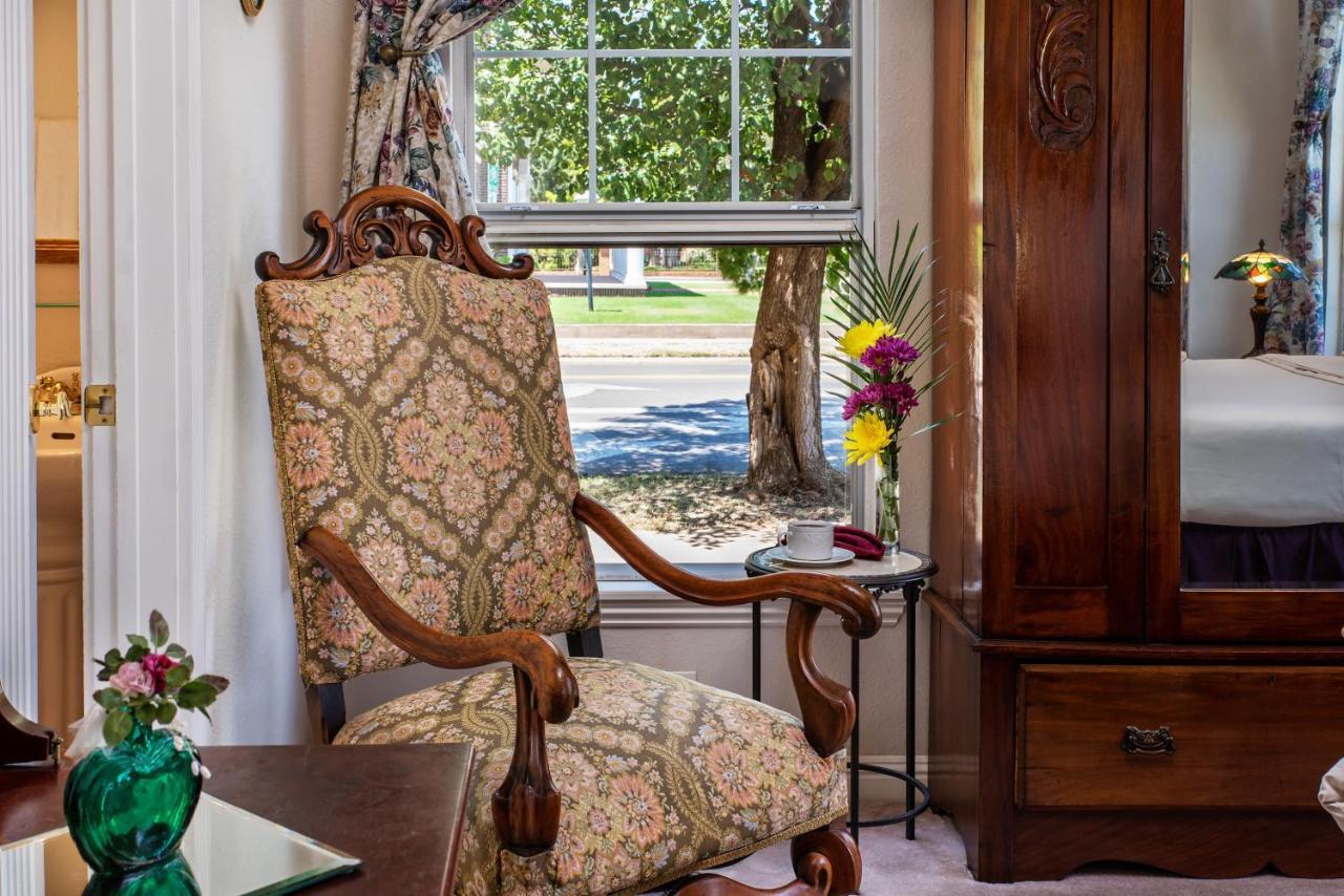 Woodrow House Bed & Breakfast 러벅 외부 사진