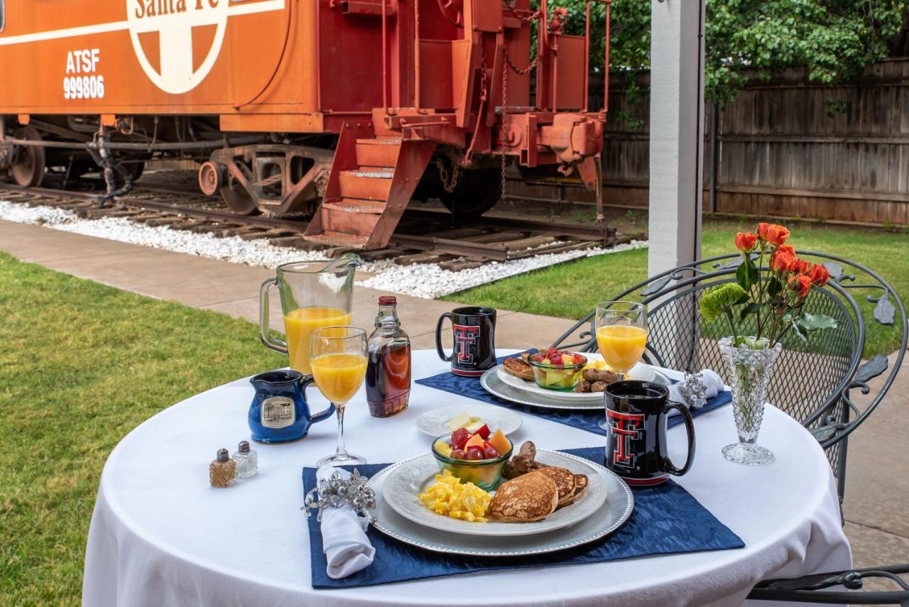Woodrow House Bed & Breakfast 러벅 외부 사진