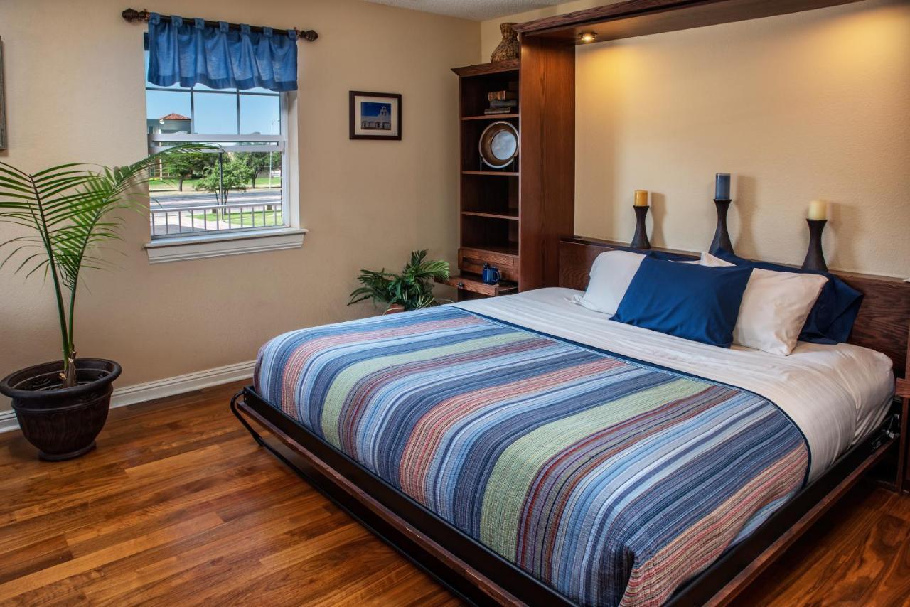 Woodrow House Bed & Breakfast 러벅 외부 사진