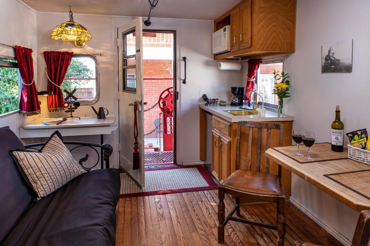 Woodrow House Bed & Breakfast 러벅 외부 사진