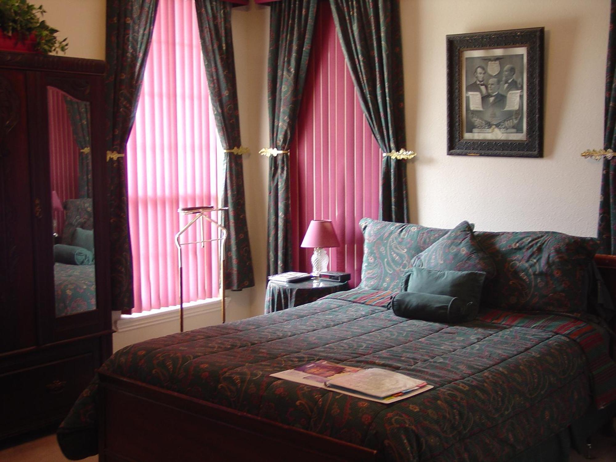 Woodrow House Bed & Breakfast 러벅 외부 사진